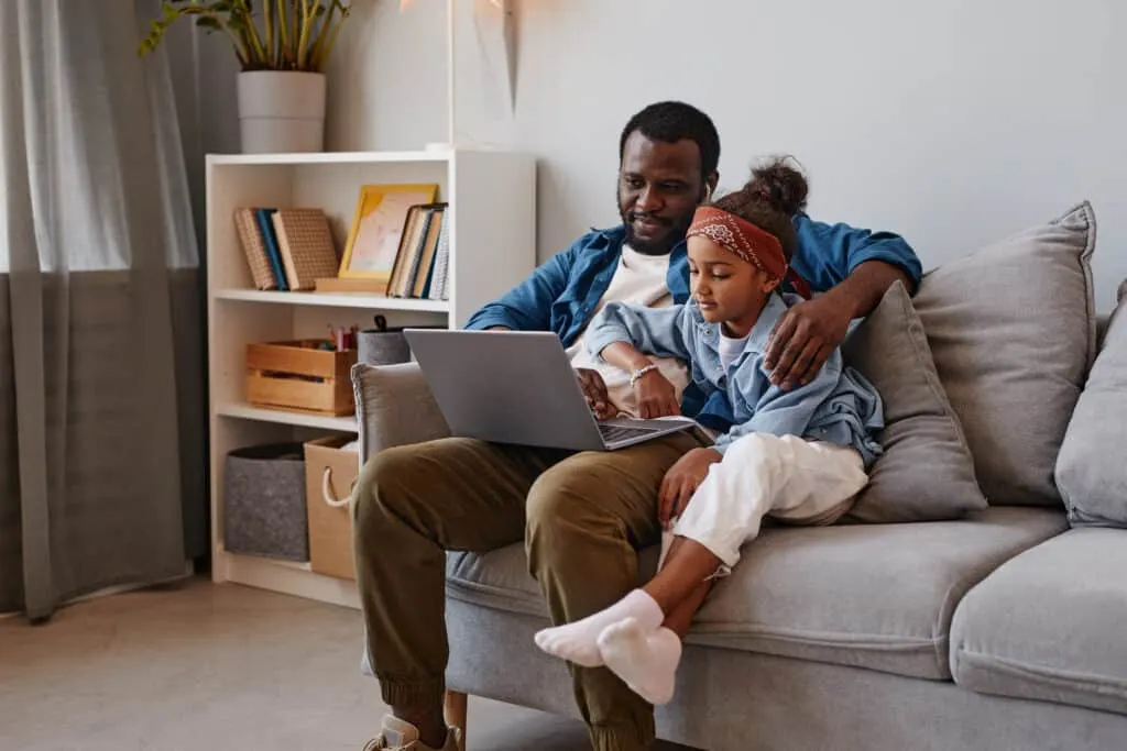 Travailler de chez soi : conseils et astuces pour le télétravail | Waxoo.fr