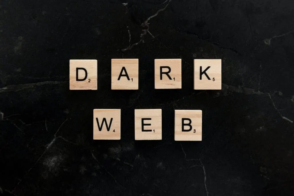 Le Dark Web : plongez dans l’incroyable univers des hackers et l’IA débridée !