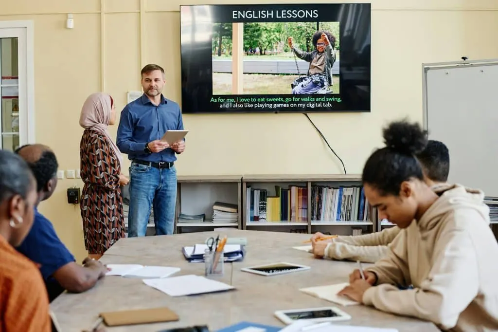 Anglais facile en 30 jours : la méthode ultime pour apprendre rapidement et sans effort !